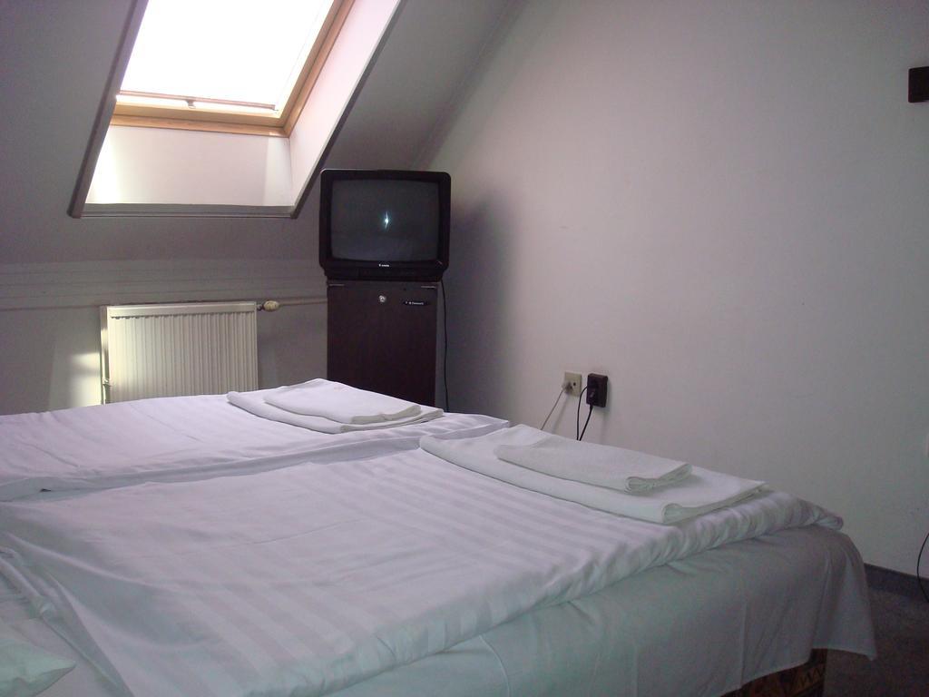 טיסאאוורוש Hotel Termal חדר תמונה